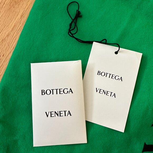 Bottega Veneta Acro Medium Woven Leather Tote - Picture 8 of 12